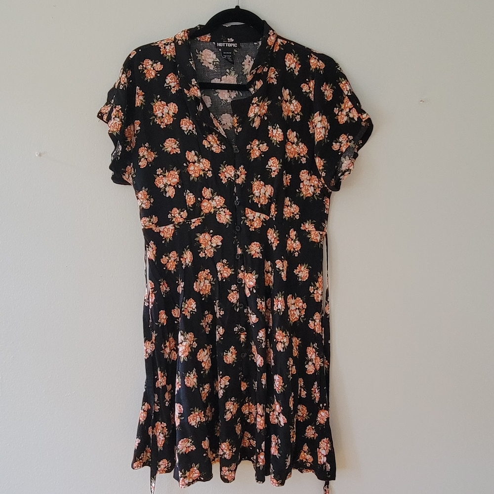 Retro Y2k Style Hot Topic Black Dress with Orange Floral Pattern W/pockets